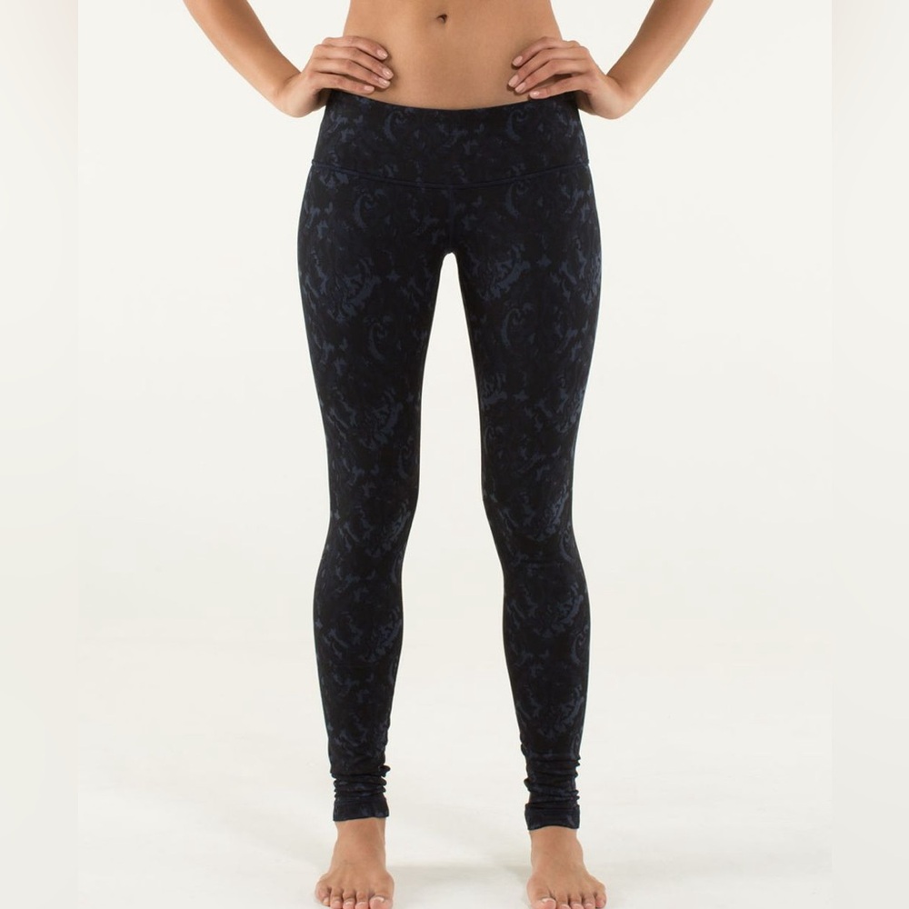 Lululemon Wunder Under Pant
Beautiful Baroque Inkwell / Micro Macro Stripe Surge